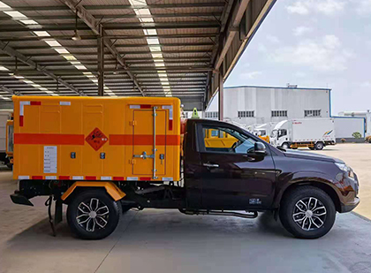 扶沟爆破器材运输车